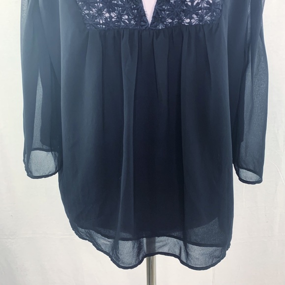 Toska cold shoulder black top - Picture 9 of 10